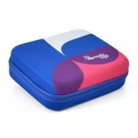 Necessaire termomoldado com fechamento feito por zíper e acabamento interno impecável. Excelente brinde personalizado para um público viajante que gosta de guardar sabonetes, pasta de dente, shampoos e demais itens em necessairies que são compactas, mas com grande capacidade de armazenamento.  Ideal para acomodar produtos de sua empresa, como peças técnicas, equipamentos eletrônicos e outros.  Funciona ainda para um público que organiza produtos de higiene/maquiagem/acessórios de cabelo em armários dentro de casa. De uma forma ou de outra sua marca será divulgada neste brinde de maneira estratégica a fim de agradar seus parceiros ou colaboradores com um item útil e muito versátil.
