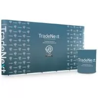 Painel Pantográfico. Ideal para eventos e feiras em ambiente interno. O que está incluso no preço? O painel completo incluindo a estrutura, o case com rodízios, e a arte impressa personalizada. A personalização está inclusa ? Sim, a personalização com sua arte ou logo já vai inclusa. Mas você deve nos mandar o arquivo pronto. Quanto tempo demora a Produção?  Prazo de 5 dias úteis. Quanto tempo de Entrega? O prazo de frete via transportadora varia para cada cidade. Qual a medida da arte? modelo R 200: arte tem 270 cm largura x 230 cm altura. modelo R 300: arte tem 345 cm largura x 230 cm altura. modelo R 400: arte tem 420 cm largura x 230 cm altura. modelo R 500: arte tem 495 cm largura x 230 cm altura. solicite via e-mail a guia de criação da arte. Qual a medida da estrutura? O painel montado ocupa um espaço de chão diferente para cada modelo. Clique na caixa de seleção Medidas , logo abaixo do valor. Quanto pesa? O peso varia a cada modelo. Veja os pesos na caixa de seleção Medidas, l