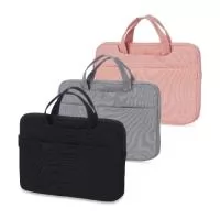 Pasta executiva para tablet e notebook até 13* polegadas a prova d’água. Confeccionada em poliéster a pasta tem o compartimento principal com o interior aveludado para maior proteção do notebook, além de 6 compartimentos externos e uma alça para encaixe em mala de viagem.  Altura: 23,3 cm Largura: 32,5 cm Profundidade: 2,7 cm