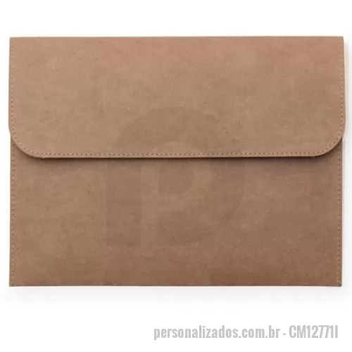 Pasta personalizada - Pasta envelope ecológica, possui abertura superior fixada por um botão imãtizado. Detalhes costurados nas laterais, material em kraft.