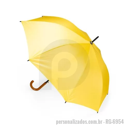 Pegador personalizado - Guarda-chuva em poliéster de impacto impermeável com abertura automática por botão em plástico. Possui estrutura com haste em metal, pegador em polipropileno (PP) com acabamento semelhante à madeira, oito varetas metálicas e faixa para fechamento em 