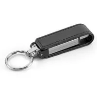  Chaveiro pen drive. Couro sintético. Capacidade: 8GB.