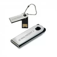 Pen drive pico com capacidade para 4 GB de memoria.