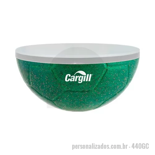 Petisqueira personalizada - Capacidade 240ml. Petisqueira com tampa em formato de bola de futebol, feito com 50% de fibra de madeira e 50% de Plástico Premium (PP), reduzindo a quantidade de plástico e reaproveitando resíduos renováveis. Cores inovadoras, design moderno e acabamento impecável, feito em material atóxico e resistente ao micro-ondas e máquina de lavar.