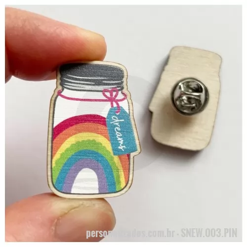 Pin Ecológico personalizado - Pins Ecológicos em Bambu, Madeira ou MDF. Personalizações a Laser, pintados a mão ou UV Digital. Tamanhos e formatos personalizados, recortados e exclusivos. Verso com Pino e Fecho de Metal (Borboleta).