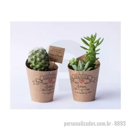 Planta personalizada - Miini Suculentas para Casamento | Professores | Empresas. Incluso Cachepot personalizado (copinhos de papel). O cliente pode mudar a cor do papel e arte.