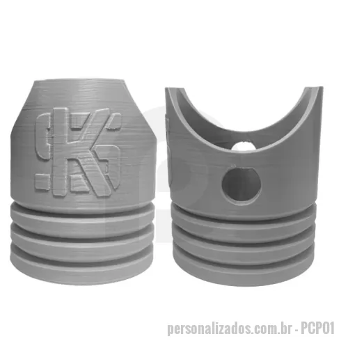 porta caneta personalizada - Porta-canetas em formato de pistão, impresso em PLA, feito em impressora 3D. Produzido sob demanda, podemos criar qualquer objeto ou formato que represente o segmento da sua empresa — seja uma ferramenta, um produto, um ícone da marca ou qualquer outro símbolo relevante para o seu negócio. Personalização sem limites para destacar a identidade da sua empresa em cada detalhe!