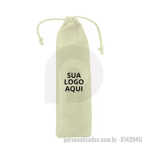 Porta canudo personalizada - Estojo de Algodão para Canudo - Praticidade e Sustentabilidade em Um Só Produto! Apresente sua marca de forma inovadora e consciente com nosso Estojo de Algodão para Canudo. Um brinde exclusivo que combina qualidade, praticidade e sustentabilidade, ideal para promover a sua empresa com um toque ecológico. Características do Produto: Material: Confeccionado em algodão 100% natural, proporcionando durabilidade e um toque suave. Tamanho: Largura de 5,9 cm e comprimento de 29 cm, perfeito para armazenar canudos de diversos tamanhos. Design: Simples e elegante, com fechamento seguro para proteger seus canudos contra sujeira e danos. Personalização: Personalize com o logo ou design da sua empresa, disponível em diversas cores para atender às suas necessidades específicas. Sustentabilidade: Uma opção ecológica que reduz o uso de embalagens plásticas, contribuindo para a preservação do meio ambiente. 