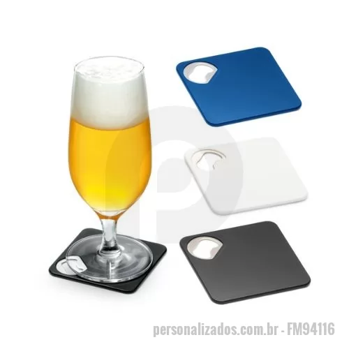 Porta Copo Abridor personalizada - Porta copos em ABS com abridor de garrafas e esponja antiderrapante na base. 82 x 82 x 4 mm