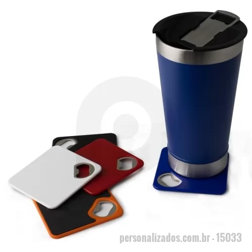 Porta copo personalizada - Porta copo produzido em plástico resistente. Possui abridor de garrafa e base antiderrapante.