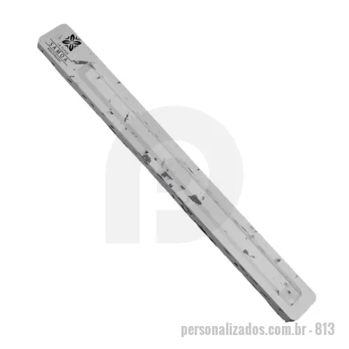 Porta incenso personalizada - Green Plasticaria, fabricado 100% com plástico reciclado, produto inovador e eco sustentável, medindo 24,6x2,5cm, a escolha ideal para o meio ambiente e para adequação às estratégias corporativas de ESG.