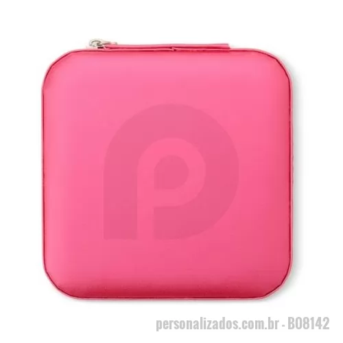 Porta joia personalizada - Porta joia Personalizada - B08142 - Porta-Joias com Espelho – Compacto e Elegante ?  Guarde seus acessórios favoritos com praticidade e estilo. Produzido em couro sintético, conta com divisórias bem definidas e um espelho interno funcional, que também separa os compartimentos.  Um item compacto, leve e sofisticado, ideal para uso pessoal, viagens ou como brinde personalizado de alto valor.  Especificações:  Altura: 4,7 cm  Largura: 9,6 cm  Comprimento: 9,9 cm  Área de gravação: 8 x 8 cm  Peso: 110 g - 177536 - Porta joia