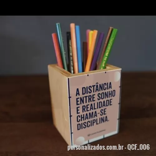 Porta lápis e caneta personalizada - Lindo porta-lápis, leva motivação e inspiração para a mesa de quem você for presentear. Sua marca sempre presente.