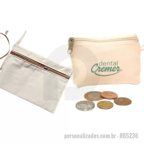 Porta moeda personalizada - Ficha Técnica – Porta Moedas / Porta Níquel Produto: Porta Moedas Personalizado Material: Nylon / Brim - TNT Medidas Aproximadas: Definir  	• Compartimento único 	• Fechamento em zíper resistente 	• Puxador em metal 	• Acabamento com costura reforçada Personalização: Silk ou DTF