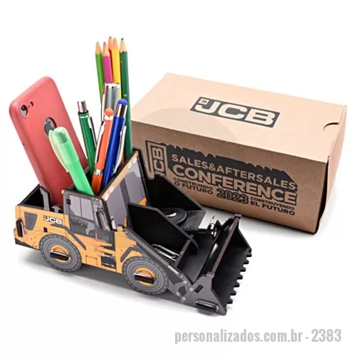 Porta objeto personalizada - Porta Objetos produzido em MDF com impressão 4 cores digital empastado na madeira, formato 20x9,5x9,5 cm. O produto é montado com encaixes e presas com argolas de borracha. A personalização é 4 cores. Produto acondicionado em caixa de papel kraft com personalização silkscreen 1 cor.
