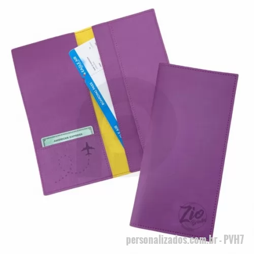 Porta voucher personalizada - Porta Voucher – PVH7 – Porta voucher em couro ou sintético, personalizado com gravação em baixo relevo ou silk screen, local para documentos e passaporte. Perfeito para deixar sua marca sempre lembrada durante as viagens de seus clientes e colaboradores.