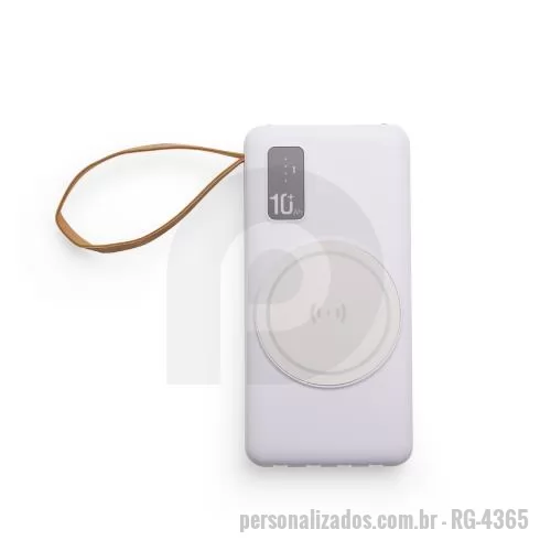 Power bank personalizado - Power Bank em plástico, 10.000mAh. Quatro cabos integrados (Lightning, USB-C, Micro-USB, USB), área de recarga por indução e lanterna LED.
