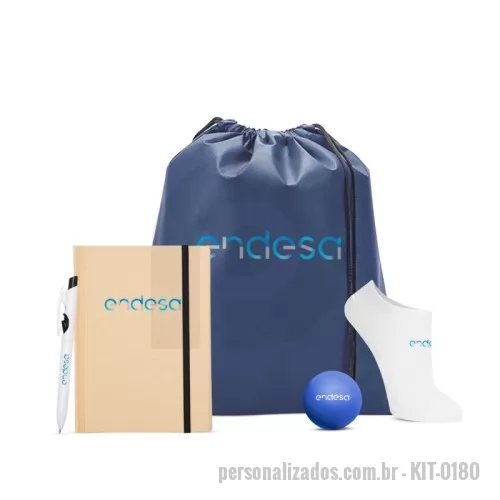 press kit personalizado - Kit welcome board contém bola anti-estresse de vinil em formato de redondo, mochila saco de TNT 80g 37x41cm, meia soquete, caneta plástica e bloco de anotações ecológico.