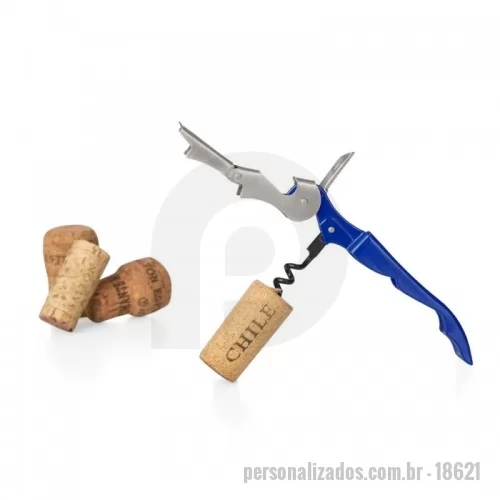 Saca rolha personalizada - Saca-rolhas metálico de 2 estágios com acabamento fosco. Contém abridor de garrafa, lâmina de corte e saca-rolhas.  Altura :  12,3cm  Largura :  2,2 cm  Medidas aproximadas para gravação (CxL):  1 cm x 1,9 cm  Peso aproximado (g):  54