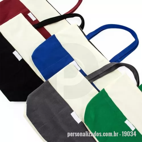 Sacola de lona personalizada - Descrição: Sacola confeccionada em lona 356g/m² com revestimento interno em poliéster, bolso frontal aberto e duas alças com costura interna.  Altura :  30 cm  Largura :  39 cm  Profundidade :  10cm