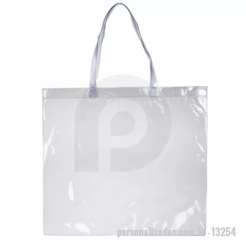 Sacola de plástico personalizada - Sacola de pvc de frente e verso liso, possui alça com detalhe em relevo. OBS.: Para prolongar a vida útil do material pvc, atente-se as condições ideais de armazenamento: mantenha o material em local seco e arejado, livre da exposição ao sol e altas temperaturas.