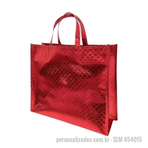 Sacola de TNT metalizado personalizada - Sacola de TNT Metalizado personalizada, 80g gramas, material vermelho. Outras opções de cores: pink, prata, preto, dourado.  A personalização é feita em Silk, até 2 cores, arte sob consulta e envio prévio.