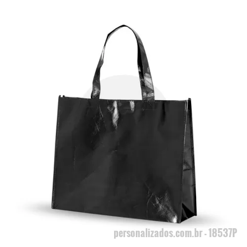 Sacola de TNT metalizado personalizada - Sacola de TNT metalizado Personalizada - 18537P - Sacola TNT metalizada 110g/m² com botão. Confeccionado em TNT com revestimento plástico laminado, parte superior possui botão plástico para fecho. 35x45 - 179137 - Sacola de TNT metalizado