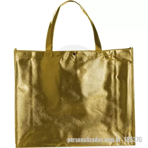 Sacola de TNT metalizado personalizada - Sacola de TNT metalizado Personalizada - 18537G - Sacola TNT metalizada 120g/m² com botão. Confeccionado em TNT com revestimento laminado, parte superior possui botão plástico para fecho. - 179138 - Sacola de TNT metalizado