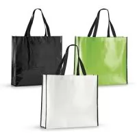 Sacola em non-woven laminado (120 g/m²) com laminação brilhante. Alças em webbing de 60 cm. 420 x 380 x 150 mm