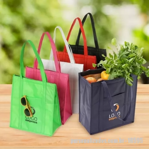 Sacola de TNT personalizada - Características Técnicas Material: TNT  Gramatura: 80g/m²  Altura: 35,7 cm  Largura: 31,5 cm  Profundidade: 17 cm  Comprimento da alça: 27,5 cm  Medidas para gravação (A x L): 22,5 cm x 15 cm  Peso: 76 g