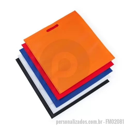 Sacola de TNT personalizada - Descrição: Sacola colorida sem alça em material TNT.  Altura :  39 cm  Largura :  35,7 cm  Medidas aproximadas para gravação (CxL):  33,5 cm x 34 cm  Peso aproximado (g):  26