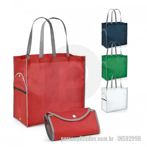 Sacola dobrável personalizada - Sacola dobrável. TNT80 Alças de 65 cm. Dobrado: 200 x 120 mm| Aberto: 400 x 450 x 200 mm, fabricamos de acordo com sua necessidade  A Ev brindes possui sua própria fábrica de sacolas, assim podendo confeccionar e diversos medidas, cores e matérias,  Utilize brindes de qualidade para valorizar a sua marca e alcançar melhores resultados com suas ações promocionais. Nossos itens são perfeitos para campanhas promocionais, eventos, feiras, congressos e para presentear parceiros de negócios. Além de dar destaque na sua marca, nossos produtos são 100% personalizáveis, o que permite que sua identidade visual se torne mais marcante e sua marca seja lembrada com muito mais frequência. Podemos alterar cores de tecidos, aviamentos, tipos de estampa, sempre pensando na combinação do brinde com a sua marca Entre em contato com nossos consultores e confira a melhor opção de brinde para sua ação. Nossa equipe ser preparada para te ajudar a escolher o brinde que mais se encaixa na sua verba, o brinde i