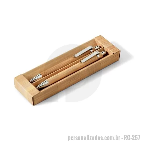 Sacola ecológica em bambu personalizada - Conjunto de esferográfica e lapiseira em bambu. Esferográfica até 1.5 km de escrita. Lapiseira com grafite 0.7. Escrita em azul.