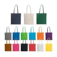 Sacola em 70% algodão reciclado e 30% poliéster reciclado (140 g/m²), com alças de 65 cm. O tecido é sem tingimento, é utilizado na sua cor original, sem produtos químicos de tingimento ou branqueamento, contribuindo para um menor impacto ambiental. 380 x 420 mm