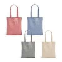 Sacola dobrável em 70% algodão reciclado e 30% poliéster reciclado (140 g/m²) com alças de 65 cm. O tecido é sem tingimento, e utilizado na sua cor original, sem produtos químicos de tingimento ou branqueamento, contribuindo para um menor impacto ambiental. 380 x 420 mm