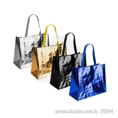 Sacola personalizada - Sacola confeccionada em malha de polipropileno (PP) woven com revestimento externo metalizado em filme de alumínio e duas alças costuradas em poliéster