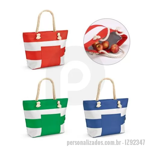 Sacola térmica personalizada - Sacola térmica em poliéster reciclado 600D e alça em algodão com 65 cm. Contém um bolso principal com isolamento e 1 bolso frontal. Capacidade até 16 L. Certificação EU Food Grade. 500 x 360 x 145 mm