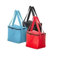 Bolsa Térmica 8,5 Litros  Descrição: Bolsa térmica em tnt 8,5 litros.  Medidas aproximadas para gravação (CxL):  18 cm x 20 cm  Tamanho total aproximado  (CxL):  21,5 cm x 24,5 cm x 17,5 cm  Peso aproximado (g):  64