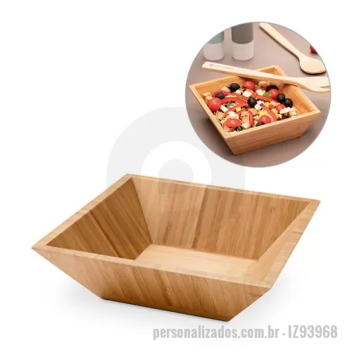 Saladeira personalizada - Saladeira em bambu em formato quadrado. Adicione o conjunto Salvy de 2 talheres para salada em bambu para compor este brinde ecológico. Certificação EU Food Grade. A cor e o resultado da impressão nos materiais naturais pode variar entre produtos. 21