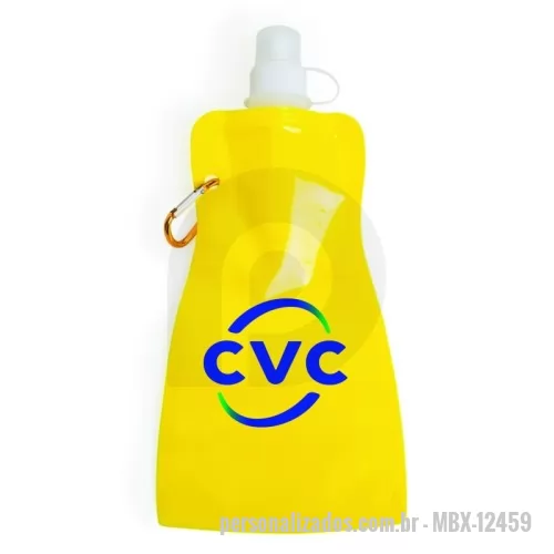 Squeeze dobrável personalizado -  Squeeze dobrável de plástico com 480ml. Squeeze colorido acinturado com mosquetão superior de acordo com a cor do squeeze, possui tampa de bico texturizada e protetor plástico para o bico(com alça).