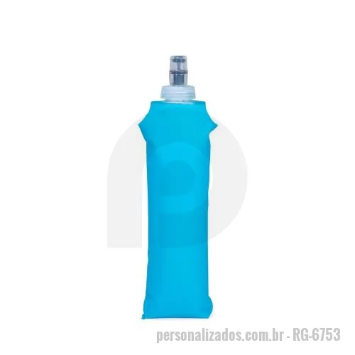Squeeze dobrável personalizado - Squeeze dobrável com capacidade para até 500ml. Feito em poliuretano termoplástico (TPU) livre de BPA, possui bico rosqueável em plástico e topo em silicone macio, que permite a ingestão de líquidos ao morder levemente a ponta após inclinar o squeeze