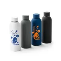 Squeeze com parede dupla personalizado, fabricado em aço inox com dupla parede isolada a vácuo, a garrafa possui capacidade de 550 ml e está disponível em embalagem individual para presente. Brinde útil para fidelizar clientes e promover sua marca