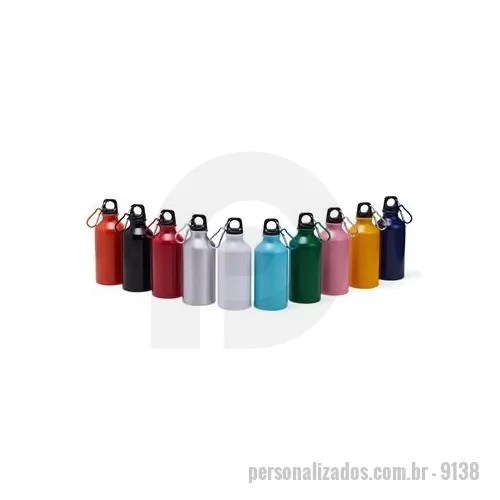 Squeeze metálico personalizado - Squeeze de alumínio com capacidade de 400ml com tampa plástica rosqueável. Acompanha mosquetão. Altura : 17,6 cm Largura : 6,6 cm Circunferência : 20,5 cm Tamanho total aproximado CxL : Diâmetro bocal 2,3 cm Peso aproximado g : 65