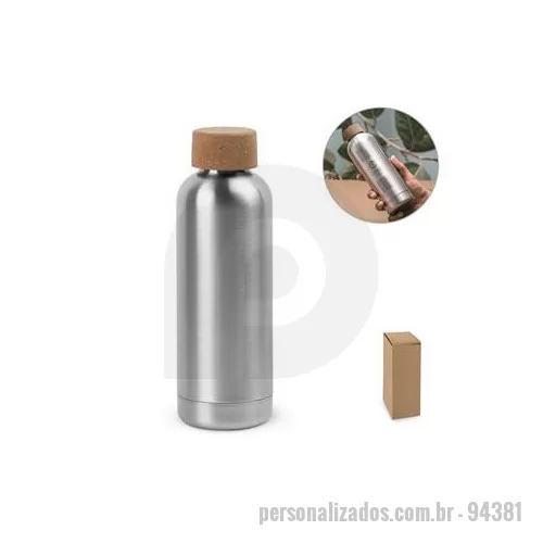 Squeeze metálico personalizado - Squeeze em aço inox de parede simples, com tampa em cortiça. Capacidade até 760 ml. Fornecido em caixa presente de papel kraft reciclado. Certificação EU Food Grade. A cor e o resultado da impressão nos materiais naturais pode variar entre produtos. 
