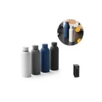 Garrafa em aço inox 90% reciclado de parede dupla térmica, isolada a vácuo, com tampa em aço inox. Parede com acabamento emborrachado dando um toque sofisticado. Capacidade até 550 mL. Preserva as bebidas quentes por 8 horas e as bebidas frias por 24