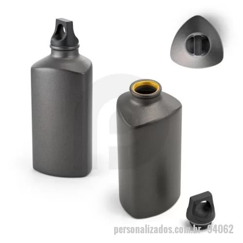 Squeeze personalizado - Squeeze 570 mL 94062 Squeeze em alumínio com formato triangular e tampa em PP.  Capacidade até 570 mL. Food grade. Caixa branca 94654 vendida opcionalmente. ø75 x 158 mm   FABRICAMOS A MEDIDA QUE PRECISAR!   PRODUTO VENDIDO COM E SEM PERSONALIZAÇÃO consulte vendedor.  TEMOS MAIS DE 60 MIL OPÇÕES DE BRINDES PERSONALIZADOS CONSULTE-NOS. COMPRE TAMBÉM NO ATACADO EM MAIORES QUANTIDADES COM MELHOR PREÇO.  * PRODUTO SUJEITO À DISPONIBILIDADE DE ESTOQUE * APÓS A SUA COMPRA SOLICITE ORÇAMENTO PARA PERSONALIZAÇÃO E VERIFIQUE O PRAZO DE ENTREGA. * COMPRE TAMBÉM PRODUTOS JÁ PERSONALIZADOS! * TRABALHAMOS COM SILK - LASER - TAMPOGRAFIA - ULTRA VIOLETA - TRANSFER - SUBLIMAÇÃO - DECALQUE E RELEVO. * PRODUTOS PERSONALIZADOS PERDEM A GARANTIA DE TROCA  TENDO A NECESSIDADE DE PERSONALIZAÇÃO ENVIAR O LOGO NO MESMO DIA DA COMPRA PARA NÃO HAVER ATRASOS NO SEU PEDIDO!!!  Para quantidades maiores ou menores e cores verificar com o Vendedor.  ATENÇÃO As cores podem sofrer variações de acordo com o tipo, confi