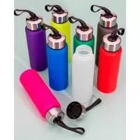 Brinde com ótimo acabamento o squeeze para personalizar com 680 ml conta com grande variedade de cores e amplo espaço para personalizar a logomarca de empresas em Silkscreen ou Transfer. Brinde útil para promover sua empresa e presentear clientes e c