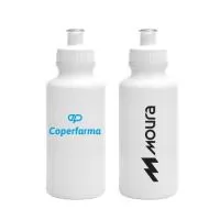 Squeeze de PE resistente e flexível, tampa rosqueável em PP e bico em PVC cristal. Acabamento e vedação impecável. Capacidade de 550 mL