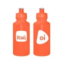 Squeeze de PE resistente e flexível, tampa rosqueável em PP e bico em PVC cristal. Acabamento e vedação impecável. Capacidade de 550ml