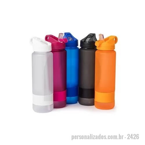 Squeeze plástico personalizado - Squeeze plástico com capacidade de 900 ml com acabamento fosco e detalhe emborrachado na parte inferior. Possui tampa rosqueável com alça integrada e bico de canudo com tampa protetora. Acompanha canudo. Altura : 28 cm Largura : 7,5 cm Circunferência